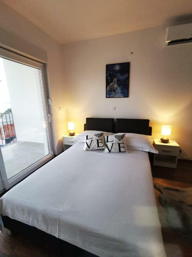 Charming Studio - Apartment Макарська Екстер'єр фото
